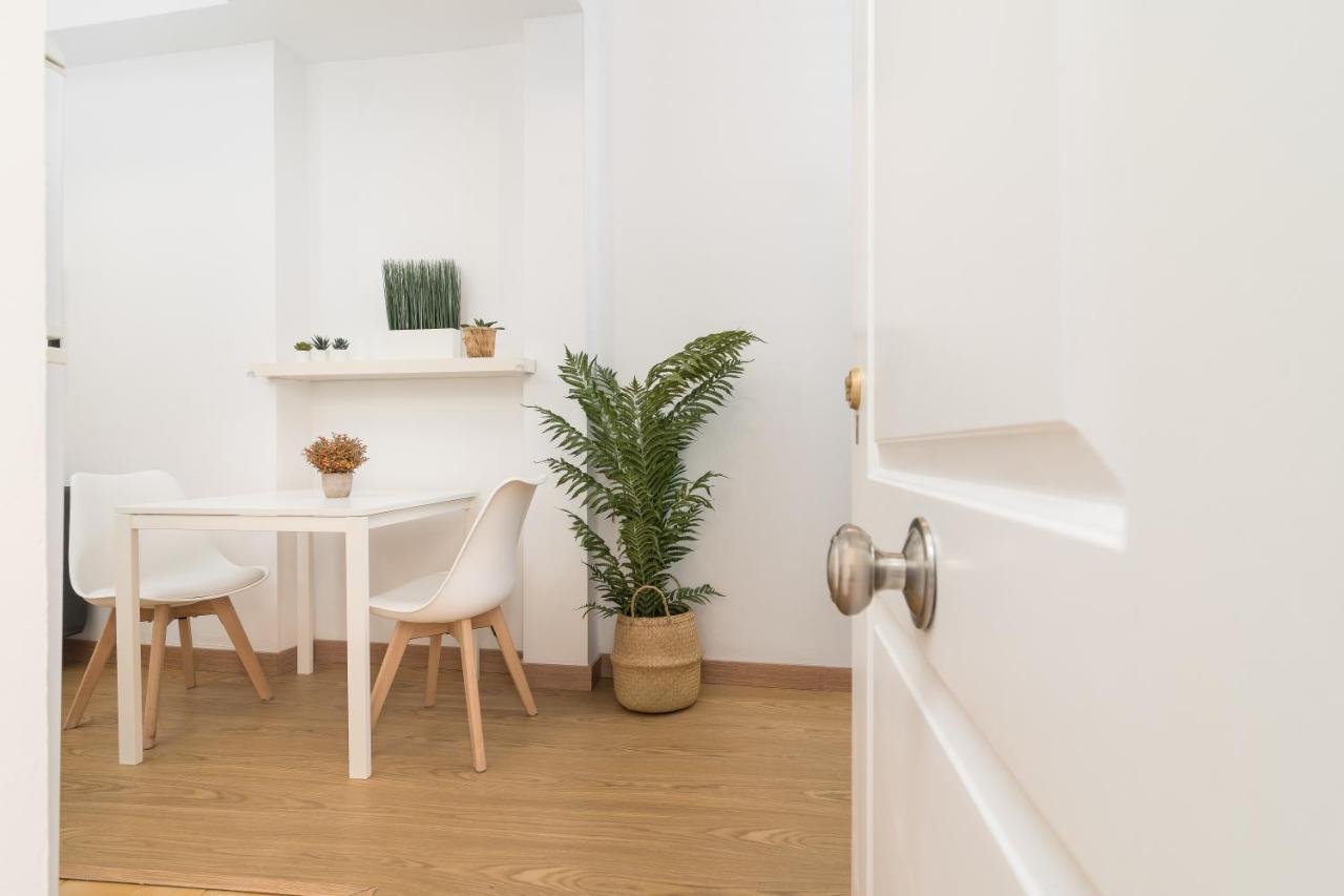 Precioso Apartamento Con Habitacion Separada En Centro Historico De Málaga Esterno foto